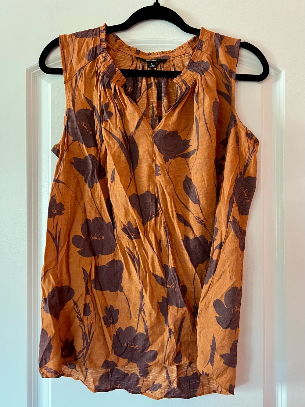 Simply Vera Vera Wang Orange Floral Sleeveless Pleat Top